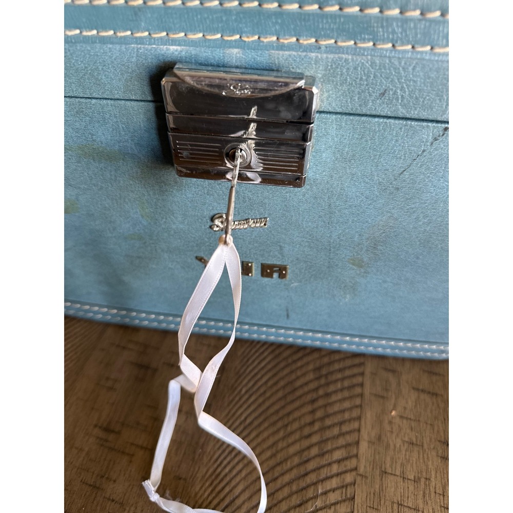 Mid-Century Skyway Train Case with Original Key Slate Blue Makeup Vanity Box - Picture 11 of 15